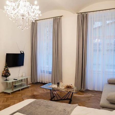 Cozy Flat By Wenceslas Square! Прага Екстер'єр фото